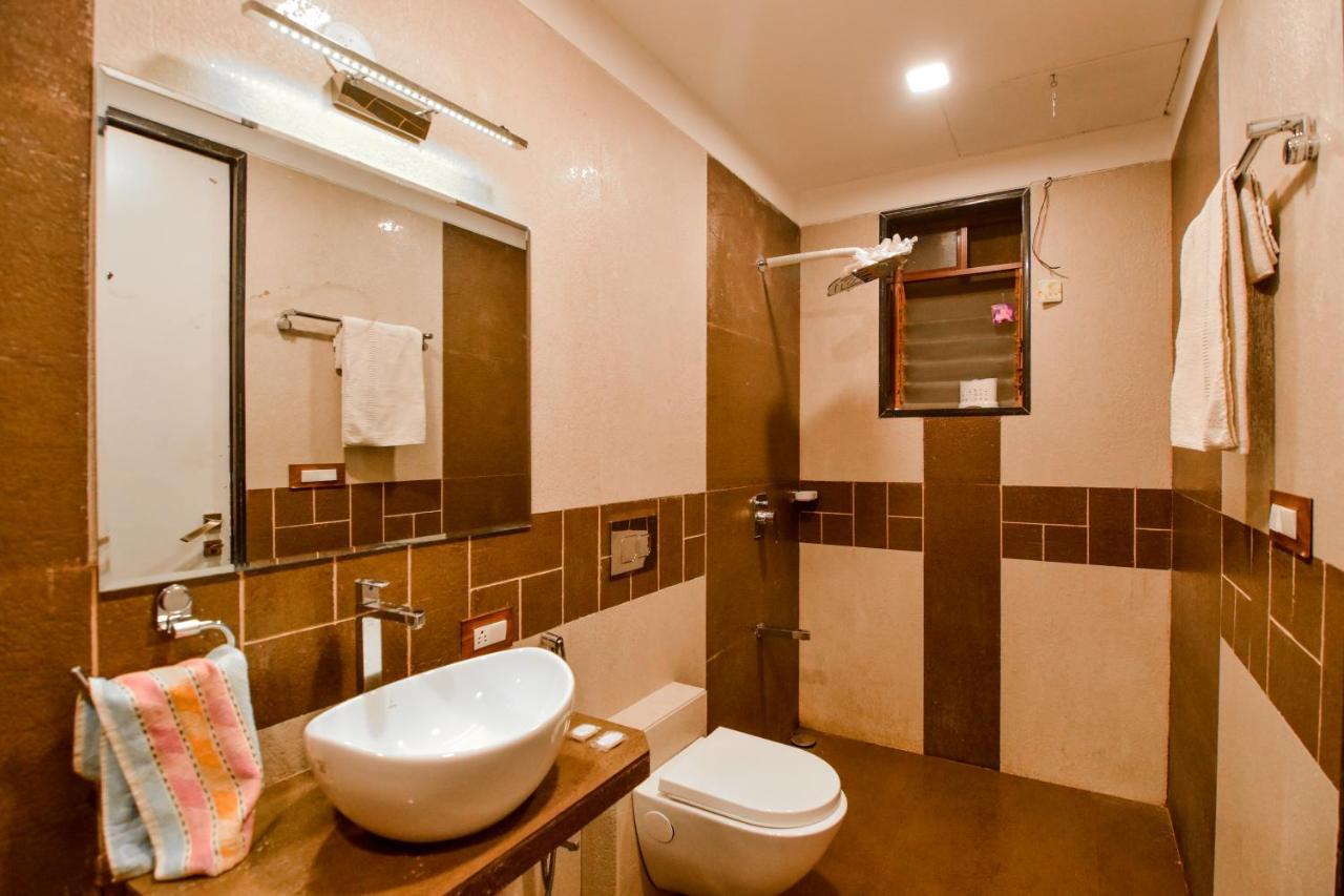 Lifeline Villas - Luxurious Taraangan 4 Mountain View Villa With Biggest Pool And Huge Open Area Lonavala Dış mekan fotoğraf